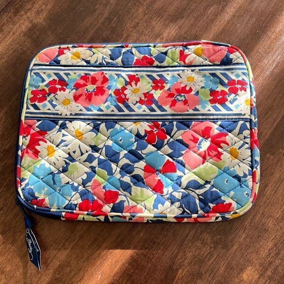 Vera Bradley Summer Cottage (Summer 2012) E- Reader Sleeve w/ Interior ID Slot - Picture 1 of 9